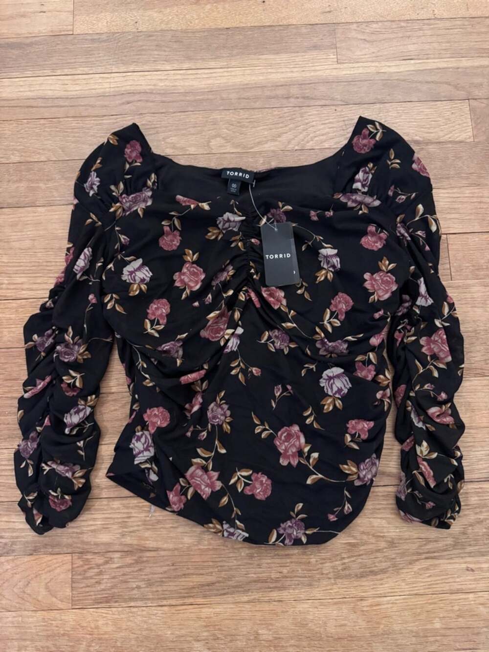 NWT Torrid Women's Black Floral Mesh Ruched Top - Size 00
b27